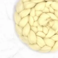 White Bergschaf aus Ă–sterreich (von World of Wool)